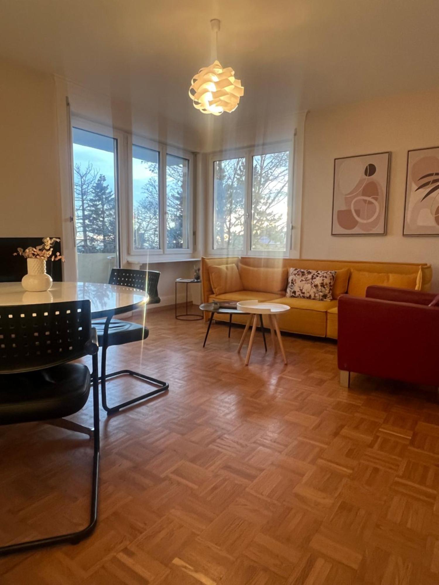 Alpes 54 Apartment Neuchatel Bagian luar foto